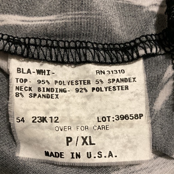 I.N. STUDIO Petite Size XL black & white 3/4 sleeves blouse. Made in USA. - Picture 8 of 9